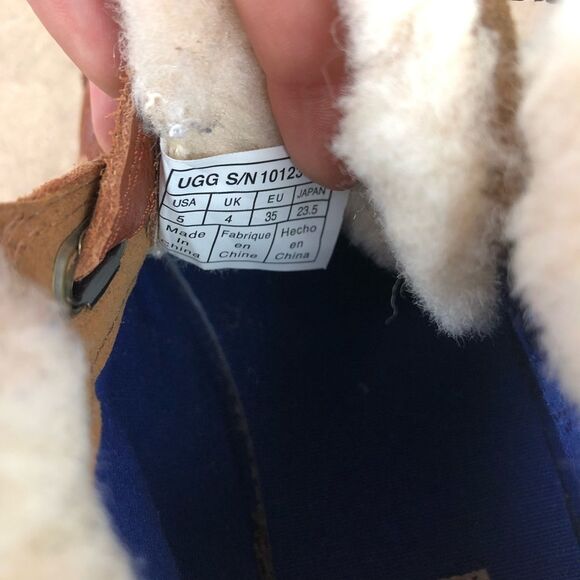 Ugg Theron Chestnut Kid's USA Size 5
Suede and leather - Picture 8 of 13